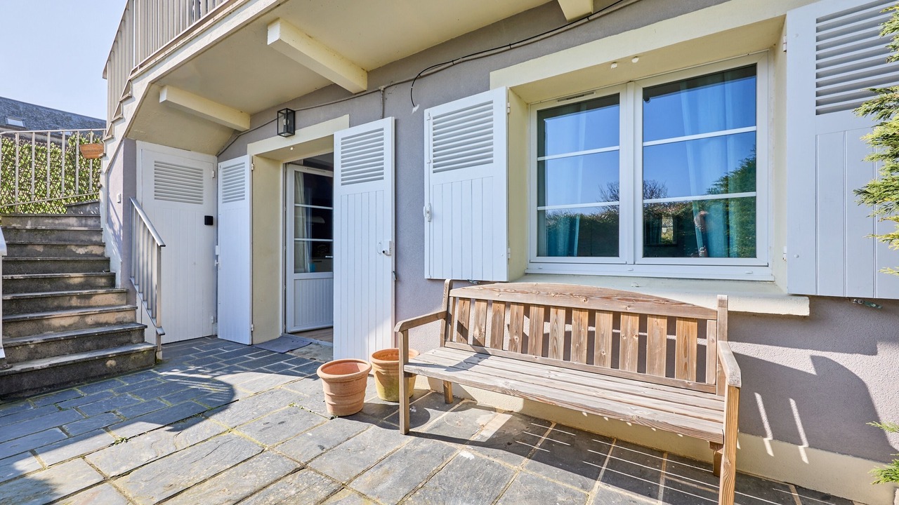 Photo of Patio Balcony in Saint-Regnobert-de-la-Cote-de-Nacre