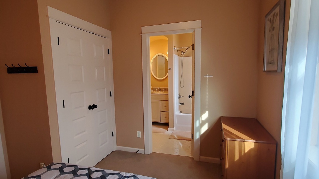 Photo of Bedroom in Arbor Lodge