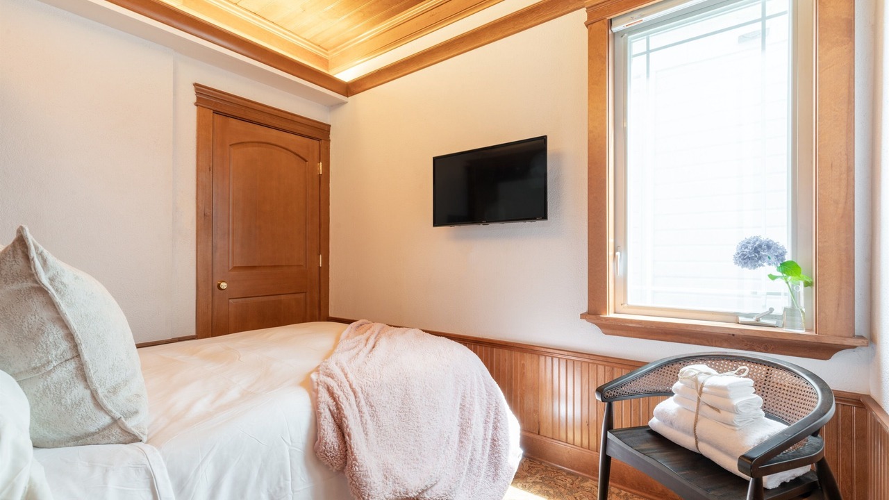 Photo of Bedroom in North End