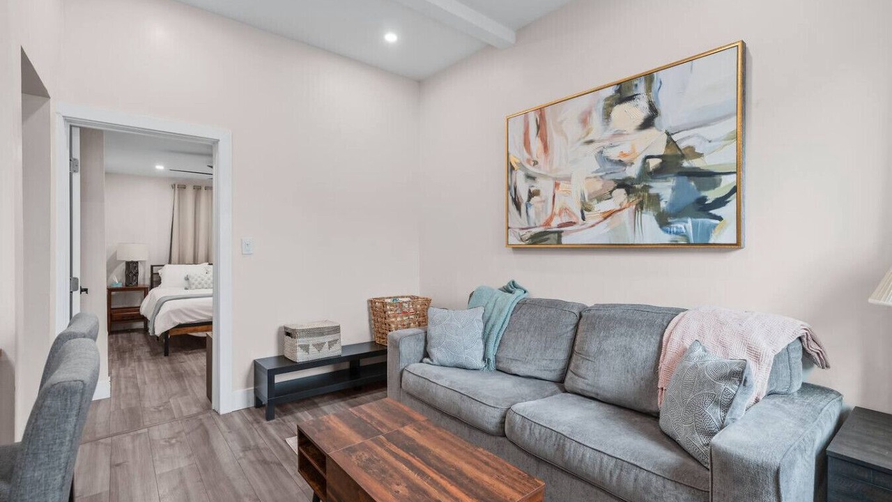 Photo of Livingroom in Grant Hill