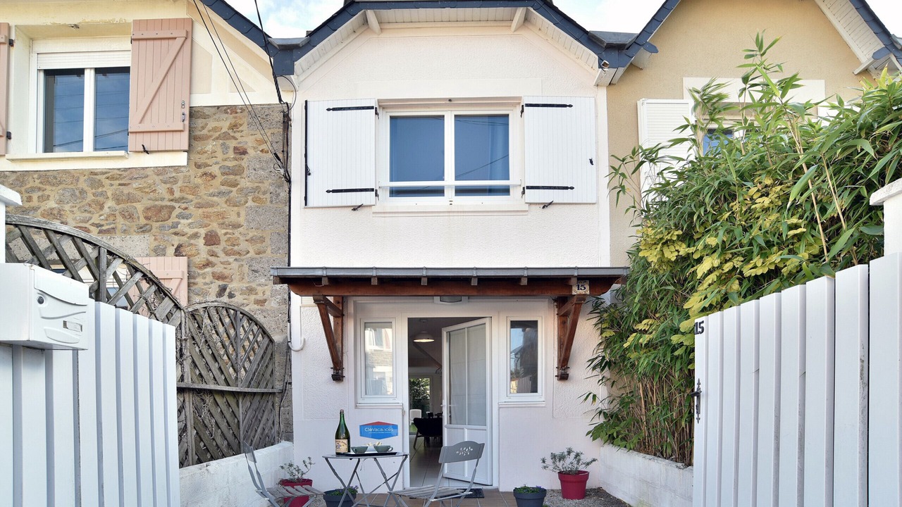 Photo of Outdoor in Parame