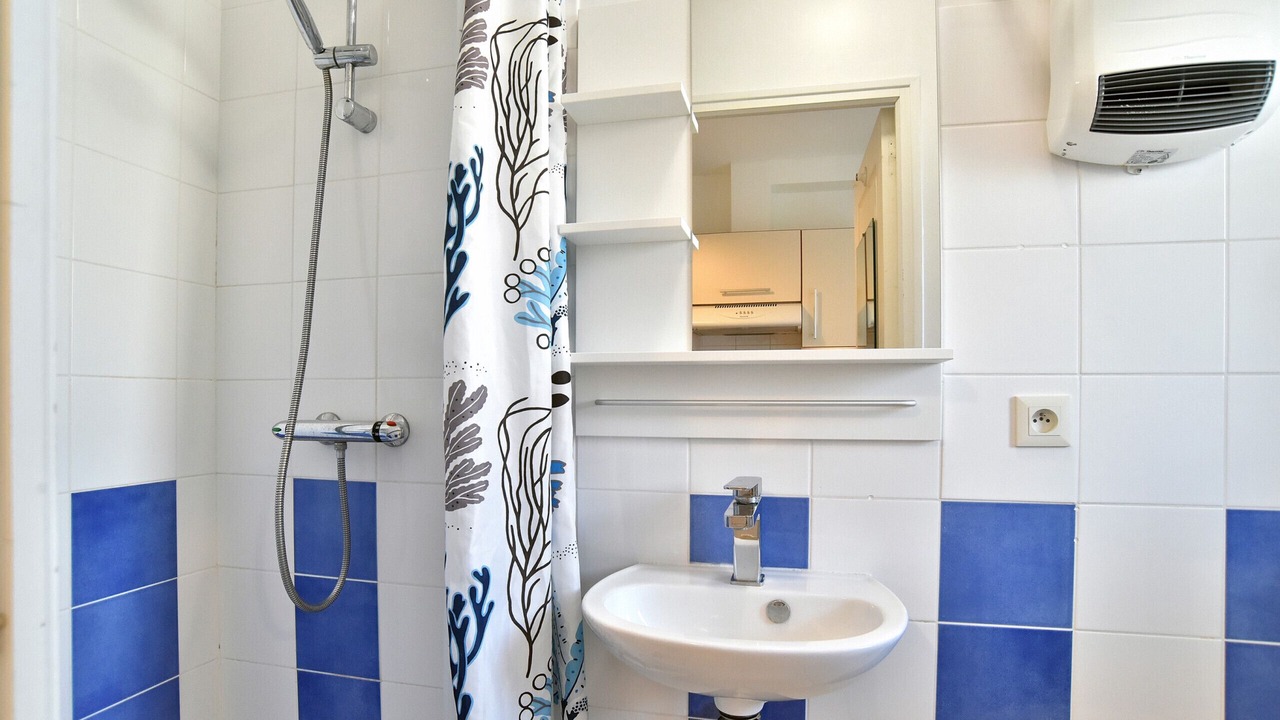 Photo of Bathroom in Parame