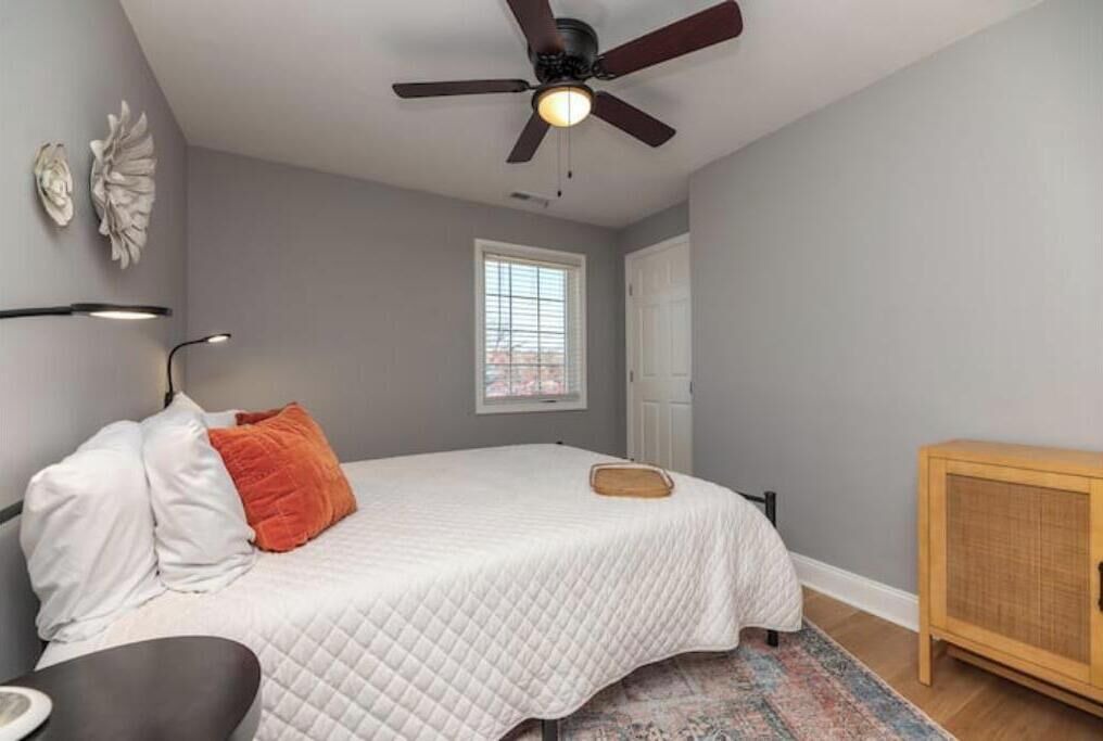 Photo of Bedroom in Roselawn Finance