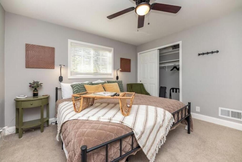 Photo of Bedroom in Roselawn Finance