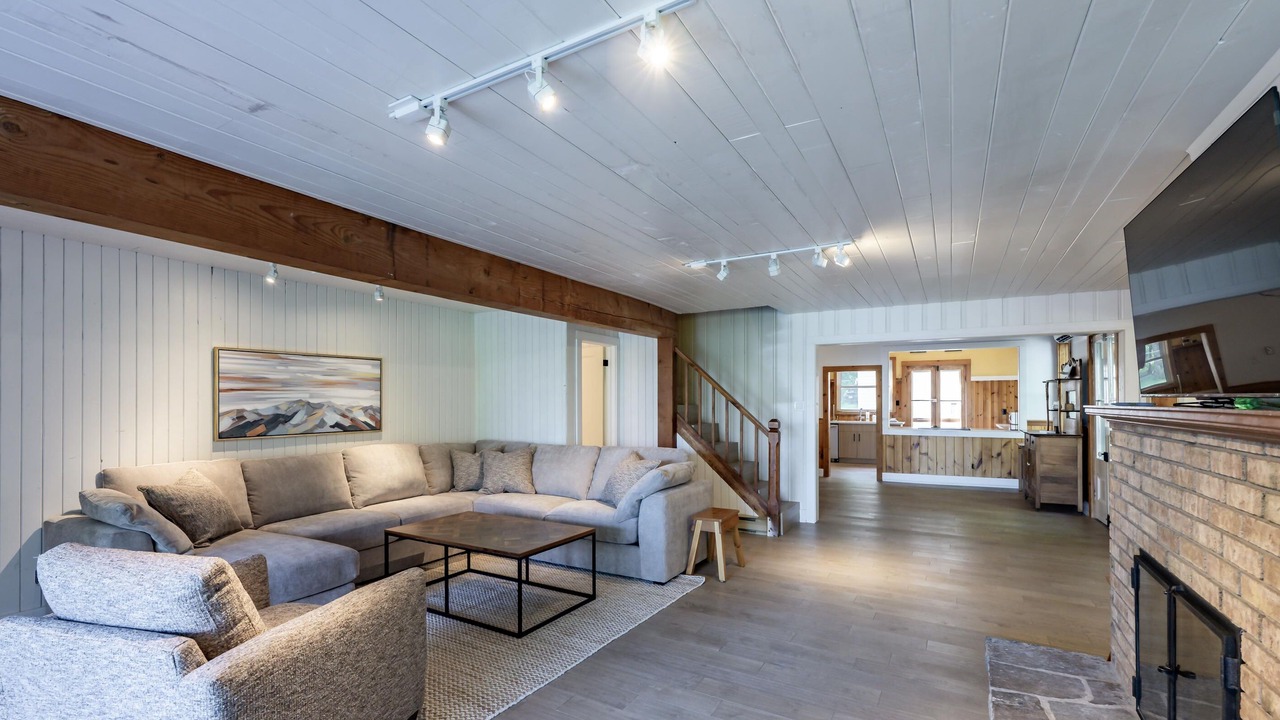 Photo of Livingroom in Muskoka Lakes