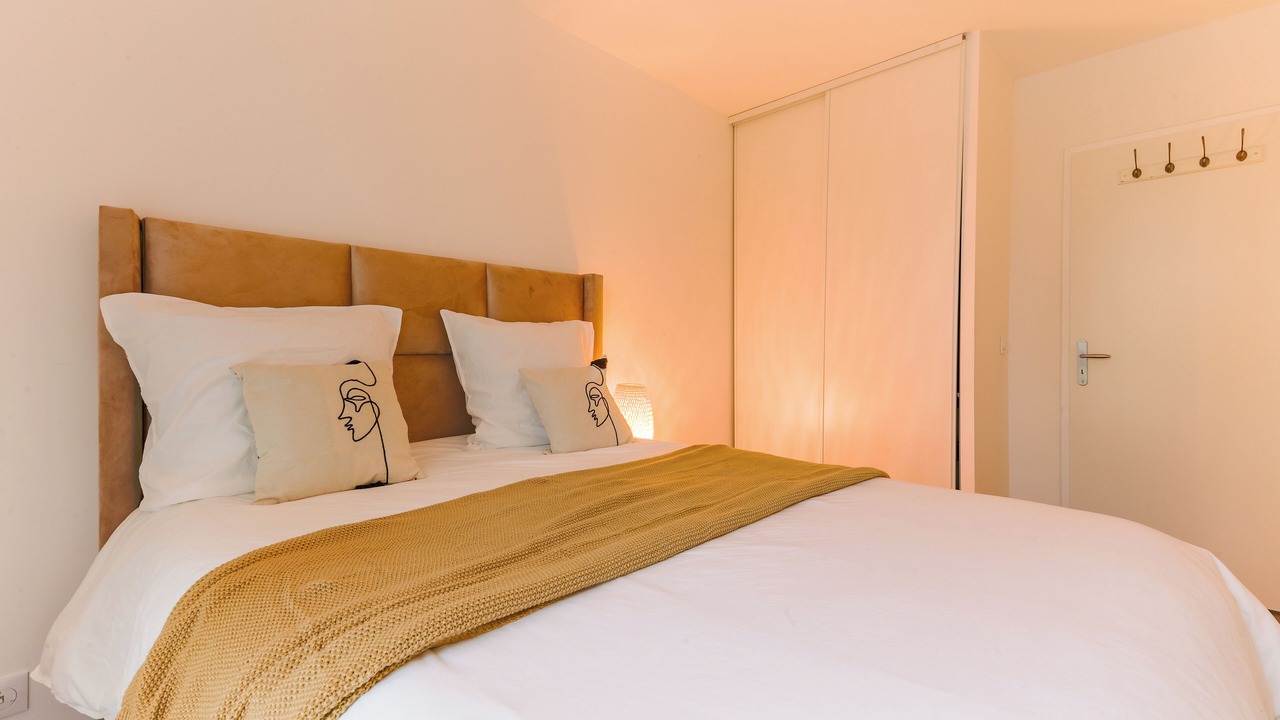 Photo of Bedroom in Argenteuil