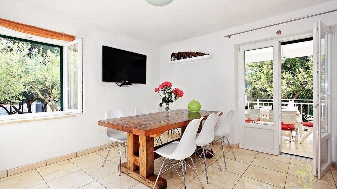 Photo of Livingroom in Mirce