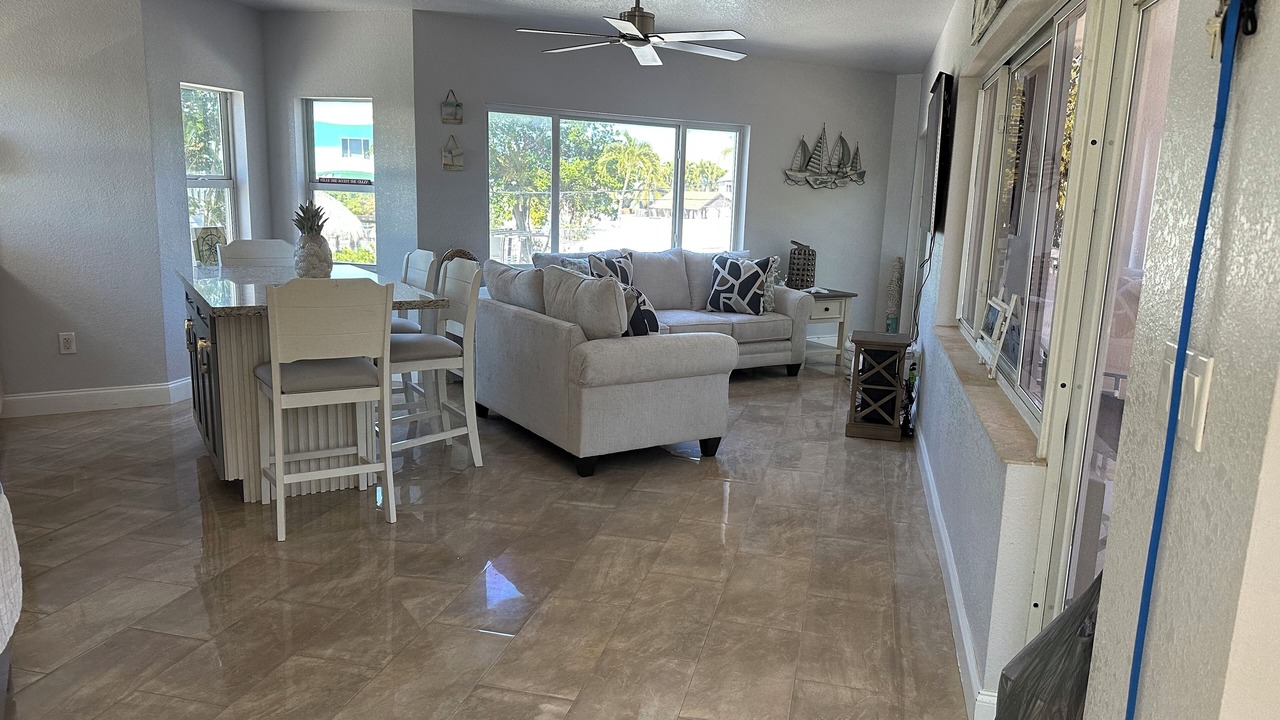 Photo of Livingroom in Cross Key Waterways