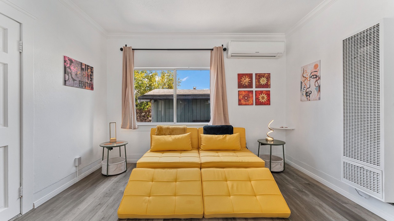 Photo of Livingroom in Old Town