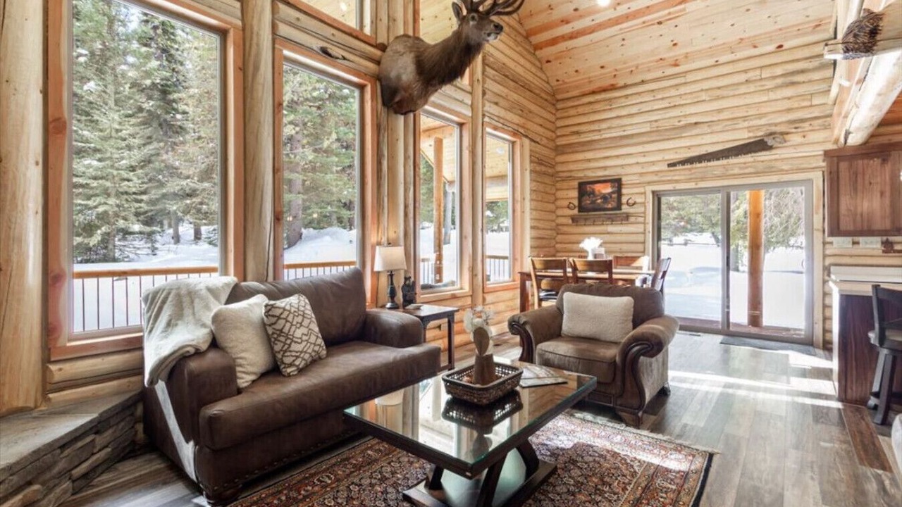 Photo of Livingroom in West Yellowstone