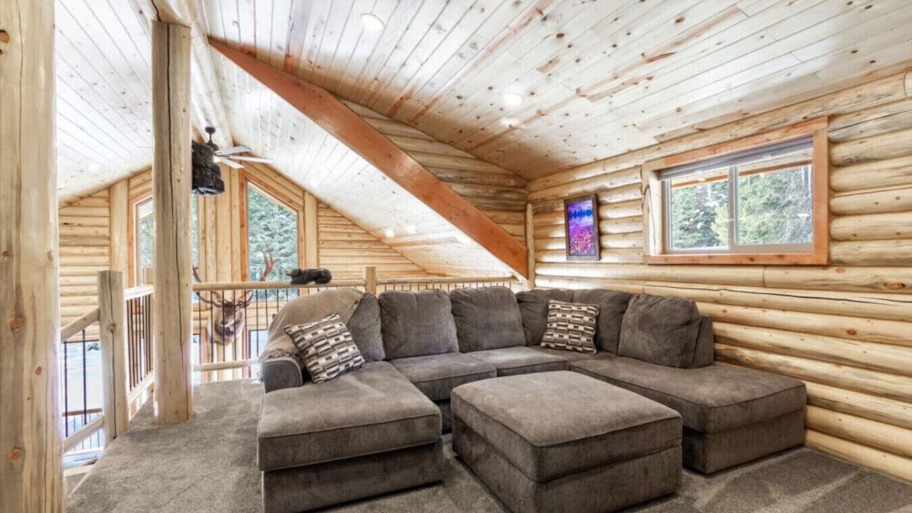 Photo of Livingroom in West Yellowstone