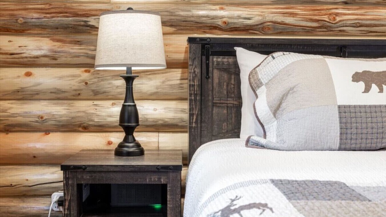 Photo of Bedroom in West Yellowstone
