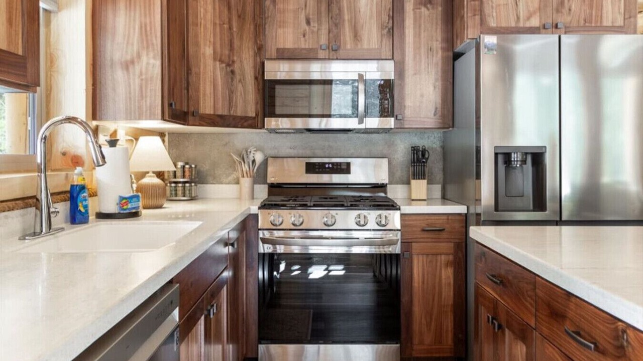 Photo of Kitchen in West Yellowstone
