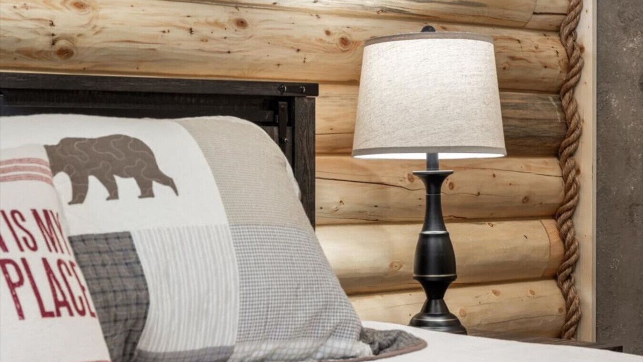 Photo of Bedroom in West Yellowstone