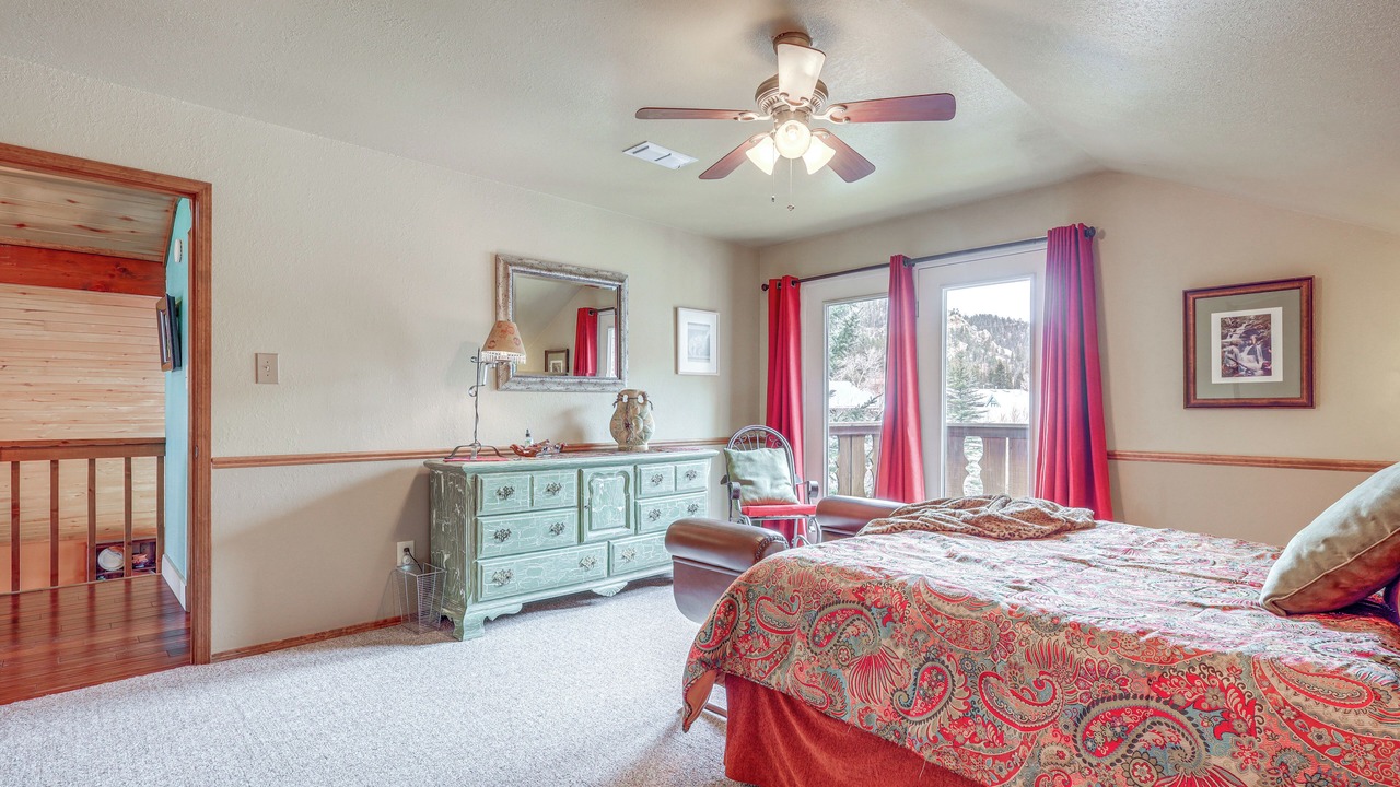 Photo of Bedroom in Red River
