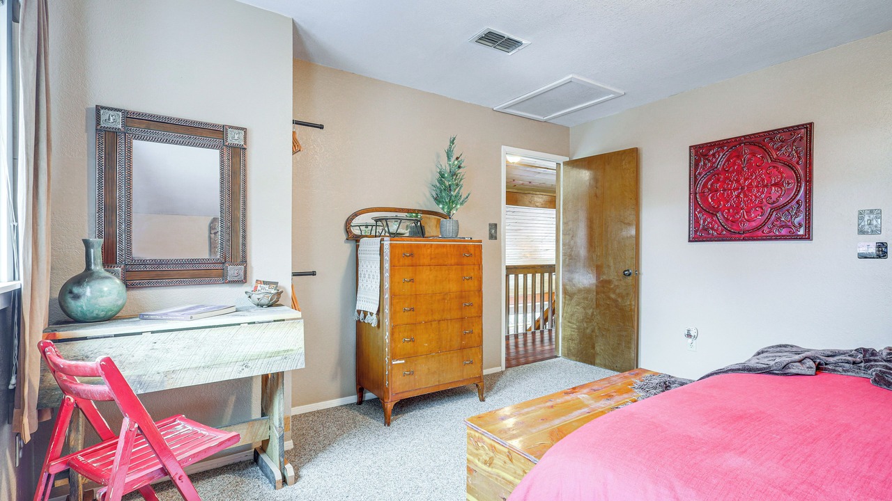 Photo of Bedroom in Red River