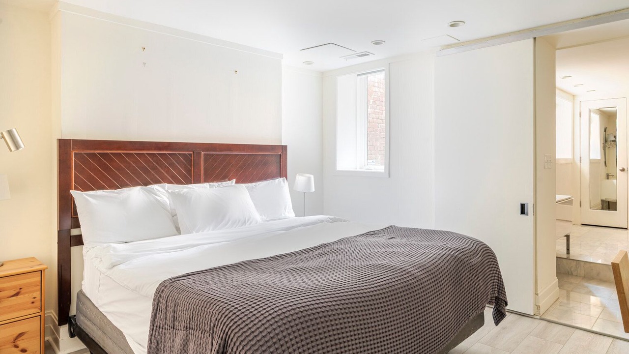 Photo of Bedroom in Cardozo