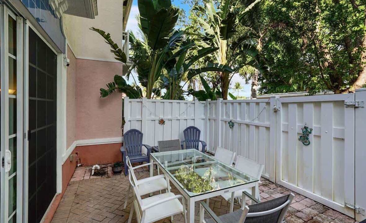 Photo of Outdoor in Santa Barbara Estates