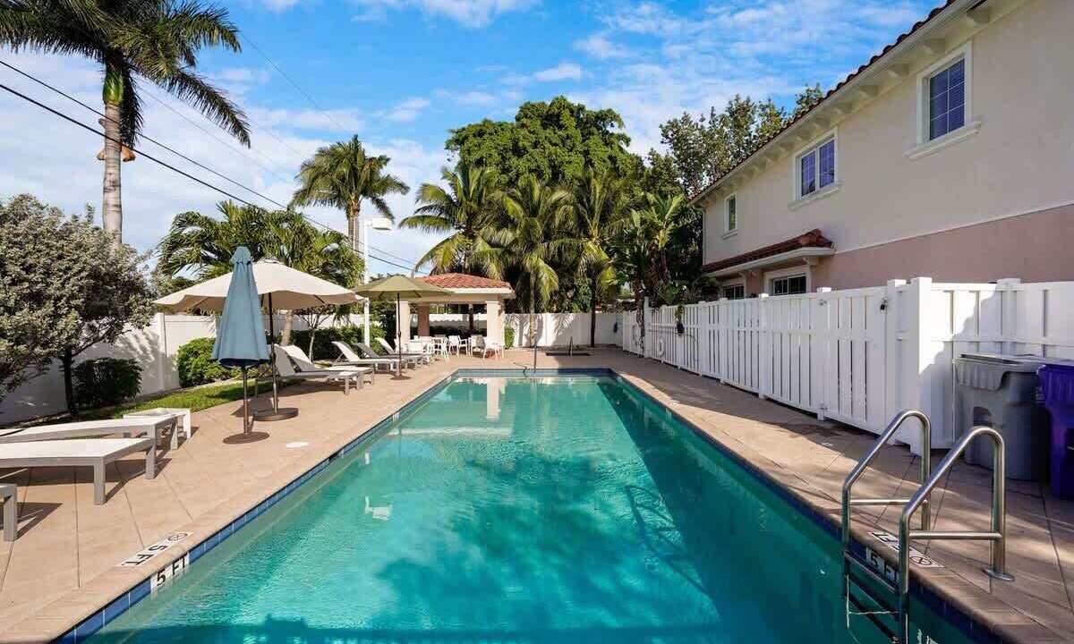 Photo of Outdoor in Santa Barbara Estates