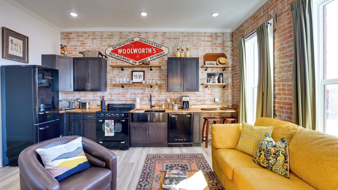 Photo of Others in Emmett