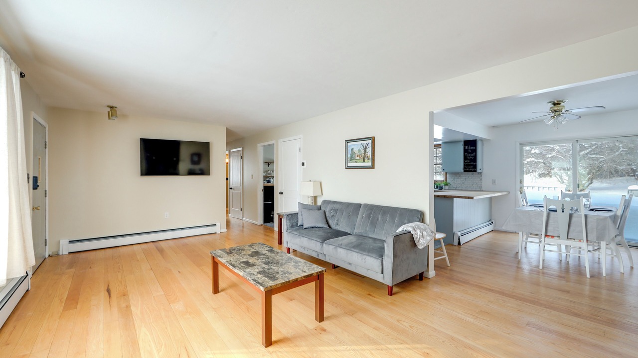 Photo of Livingroom in West Eaton
