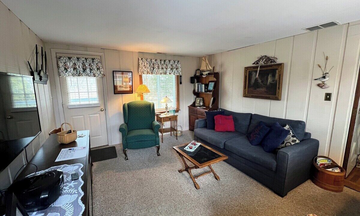 Photo of Livingroom in East Orleans