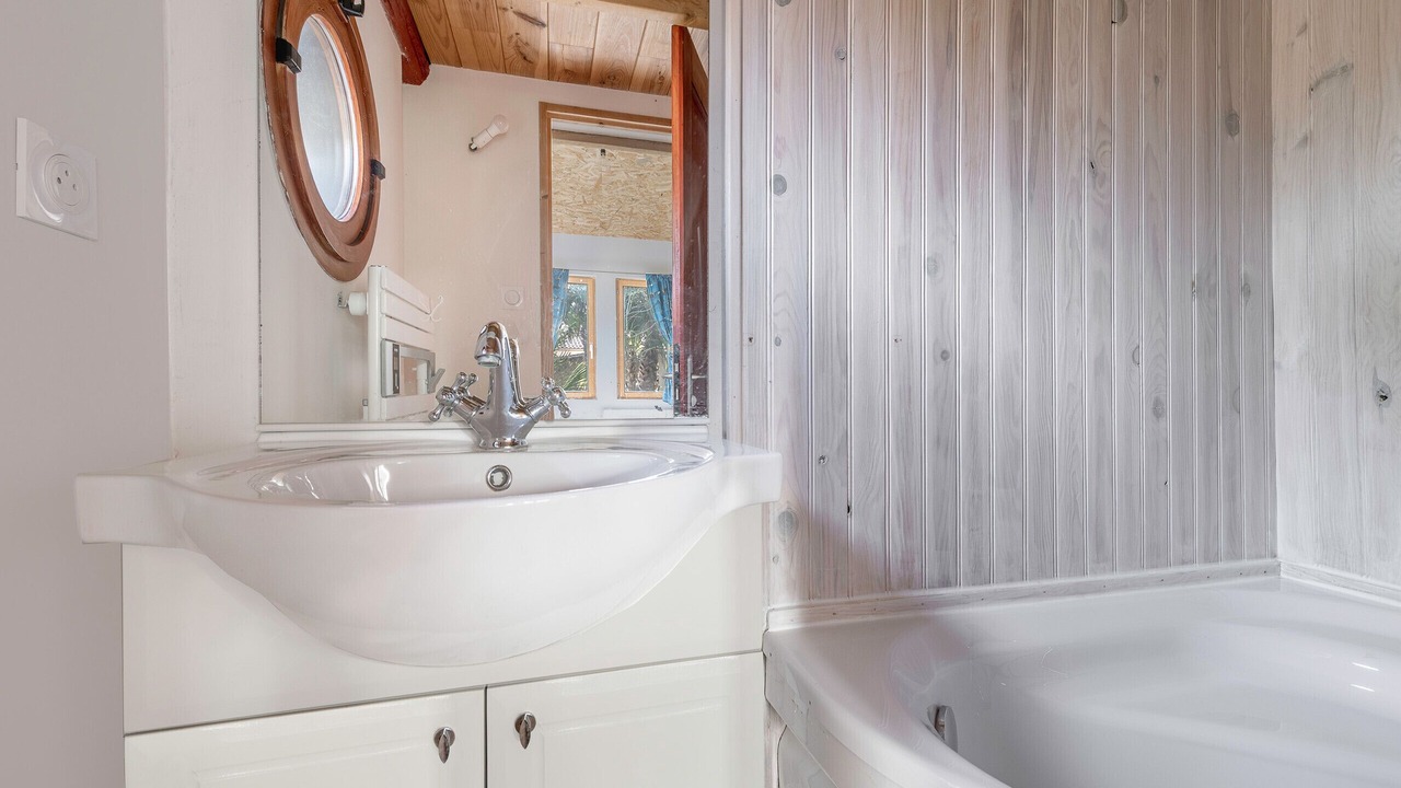 Photo of Bathroom in La Plaine-sur-Mer
