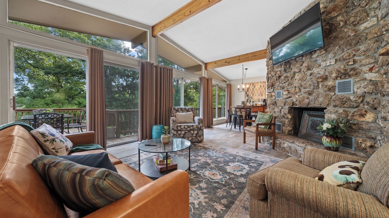 Photo of Livingroom in Cherokee Village