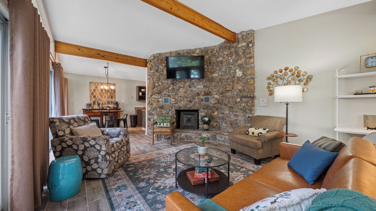 Photo of Livingroom in Cherokee Village