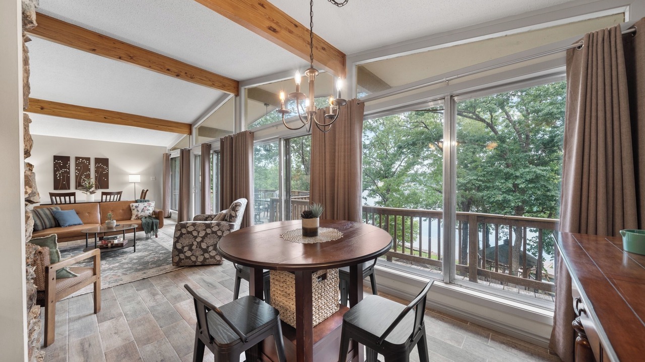 Photo of Livingroom in Cherokee Village