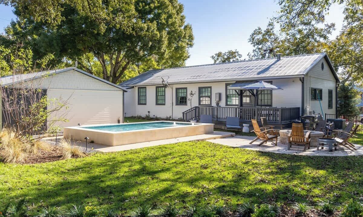 Photo of Outdoor in Round Top