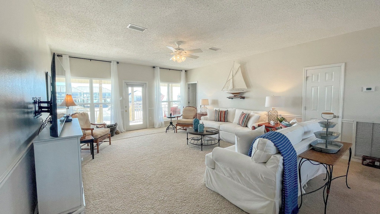 Photo of Livingroom in Silver Cay