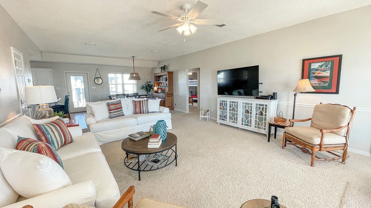 Photo of Livingroom in Silver Cay