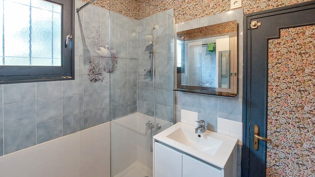 Photo of Bathroom in Montliard