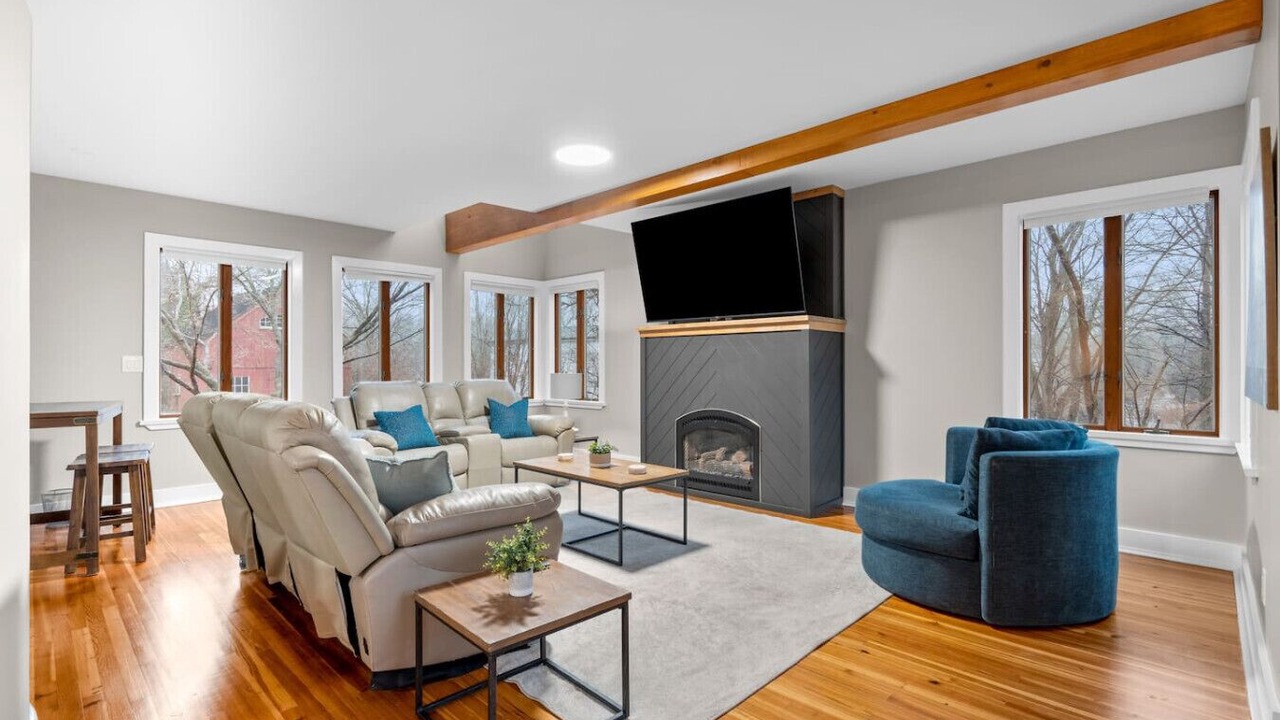 Photo of Livingroom in Plantsville