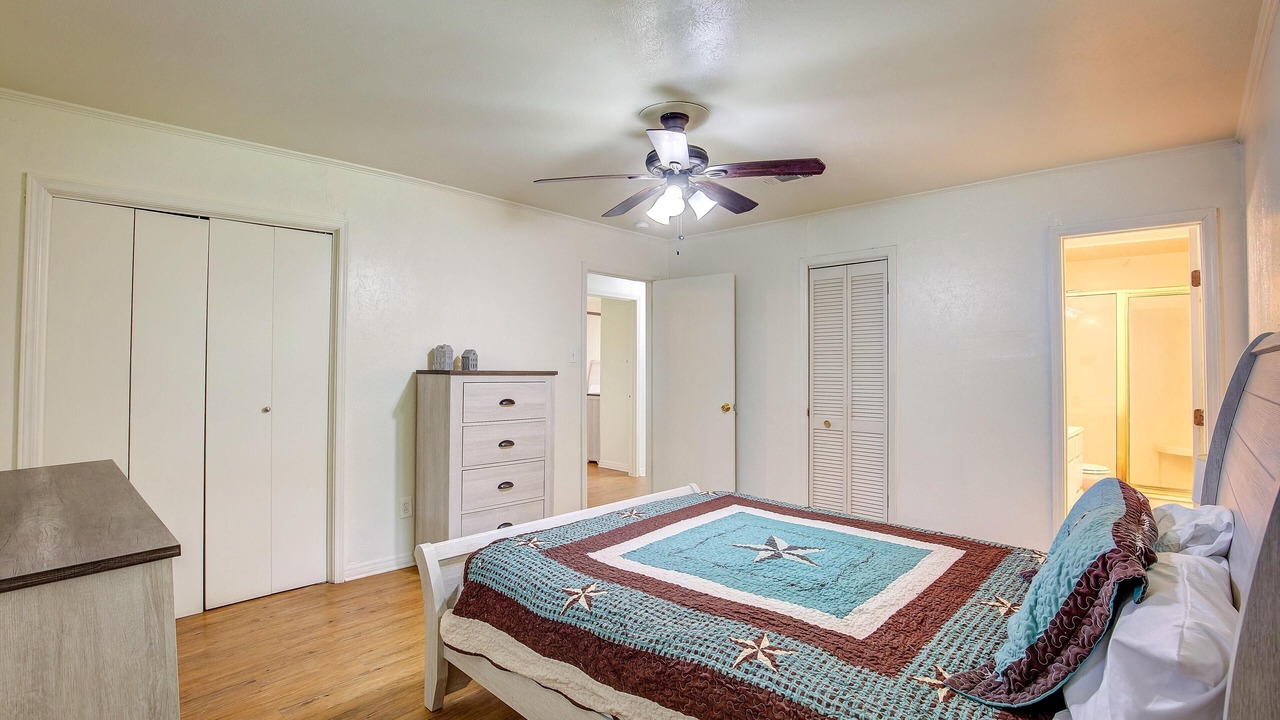 Photo of Bedroom in Commerce