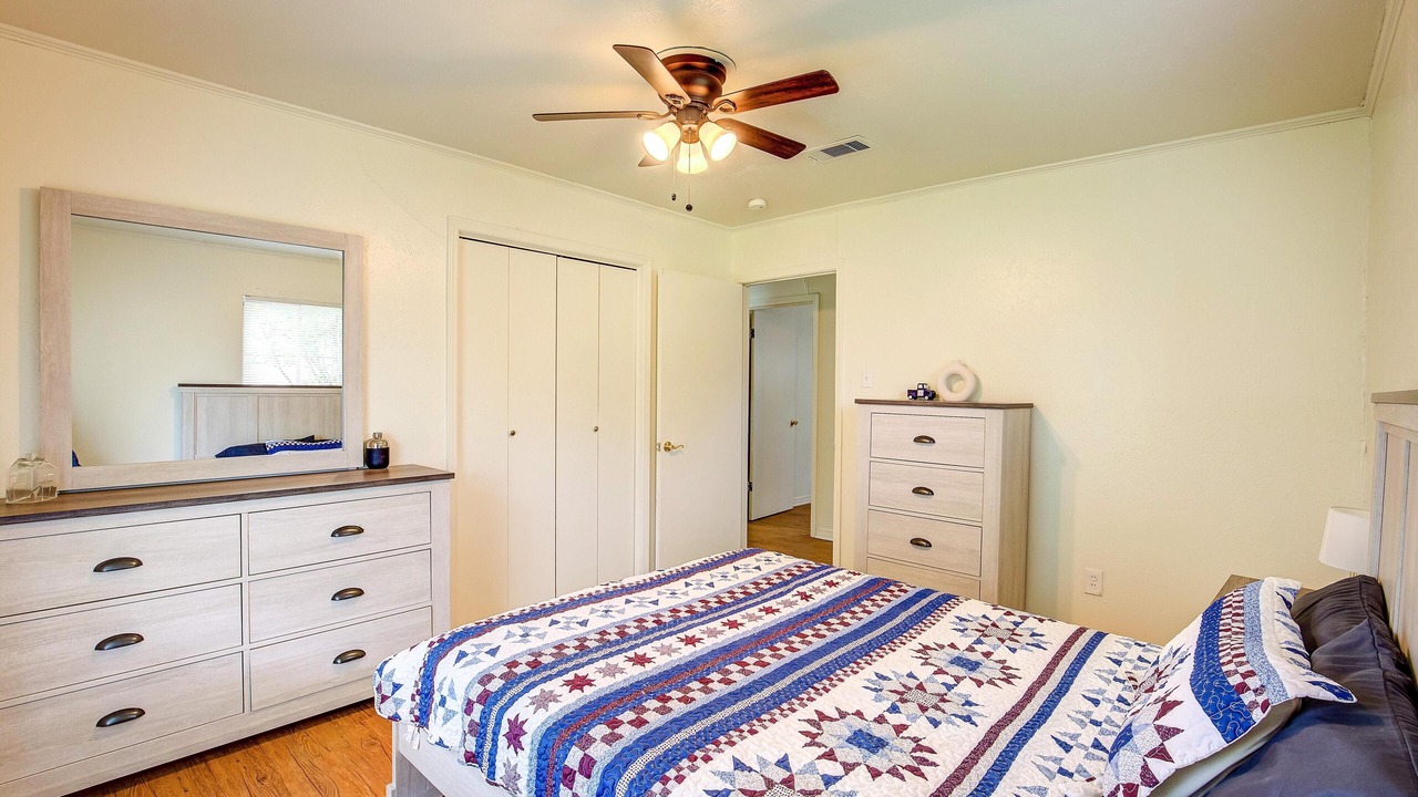 Photo of Bedroom in Commerce