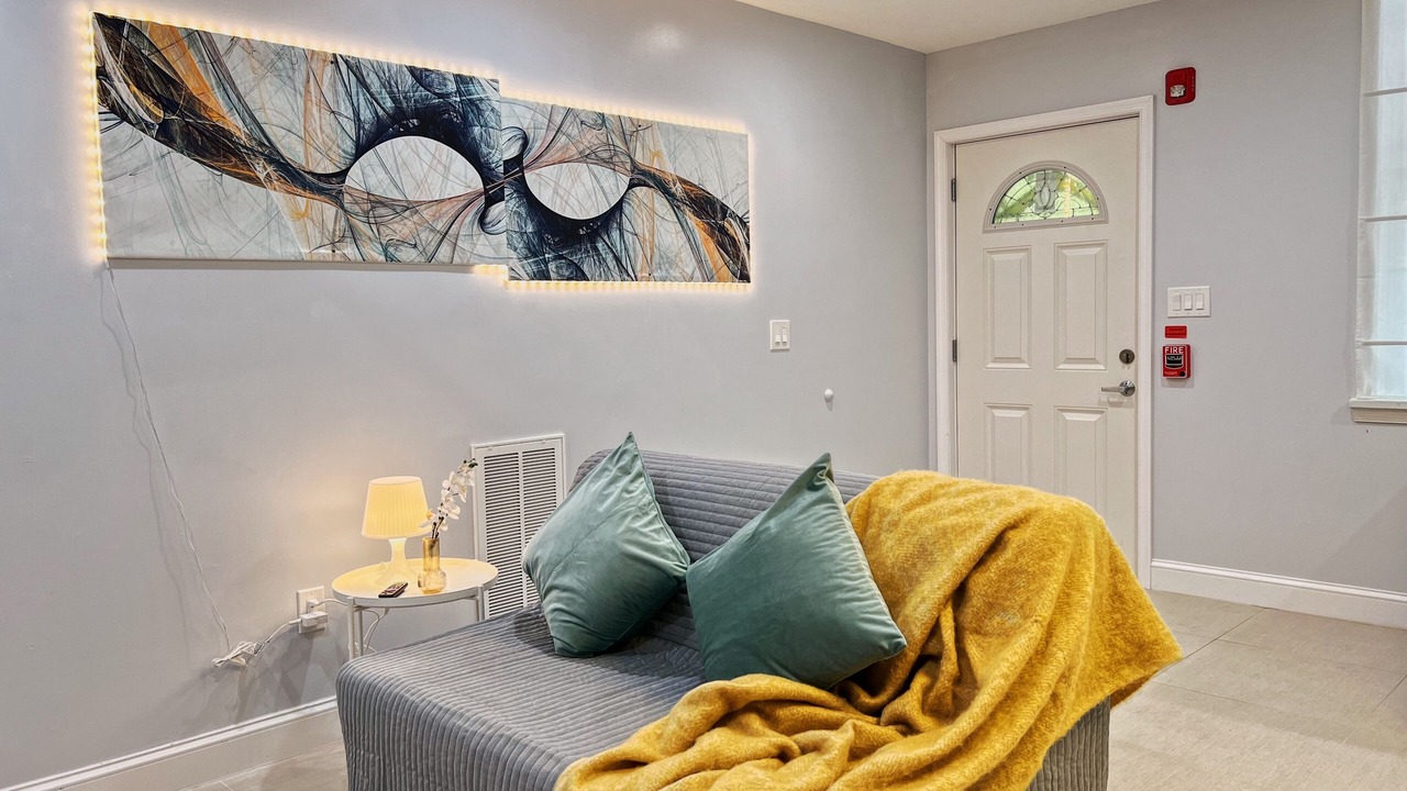 Photo of Livingroom in Center City