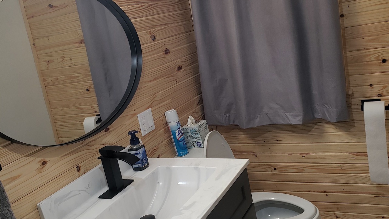 Photo of Bathroom in Pocahontas