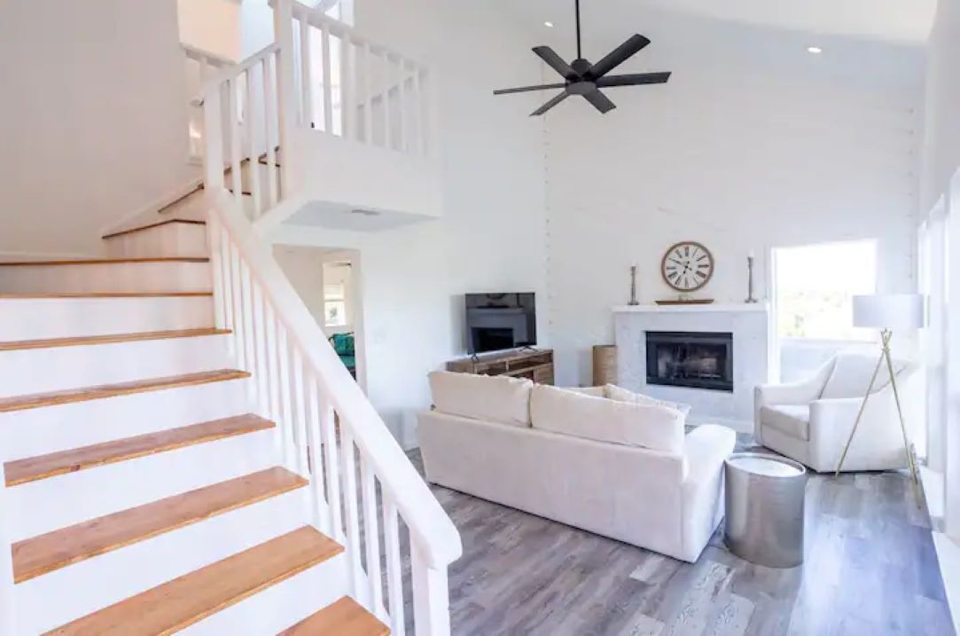 Photo of Livingroom in Canyon Lake