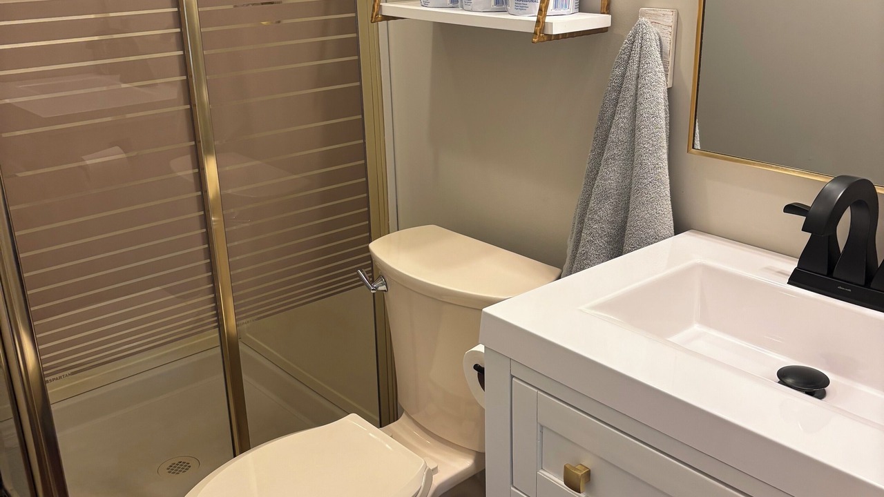 Photo of Bathroom in Piney Flats