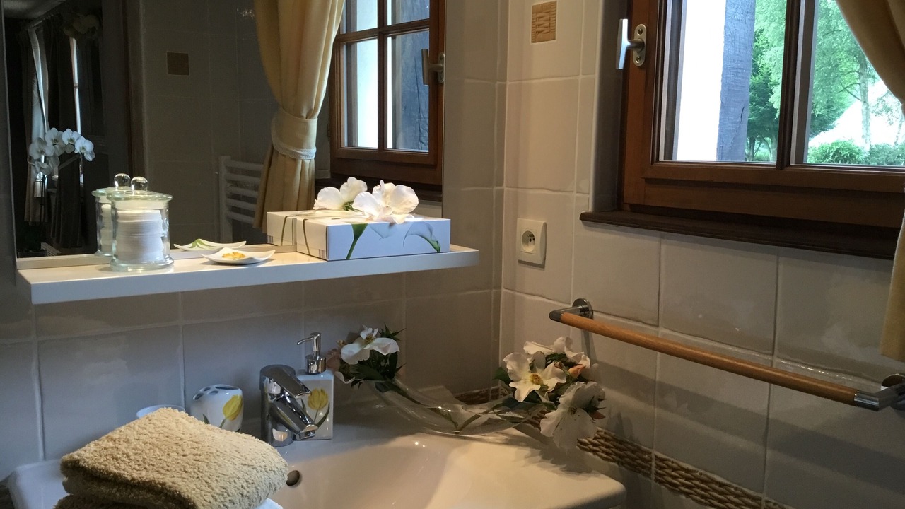 Photo of Bathroom in Genneville