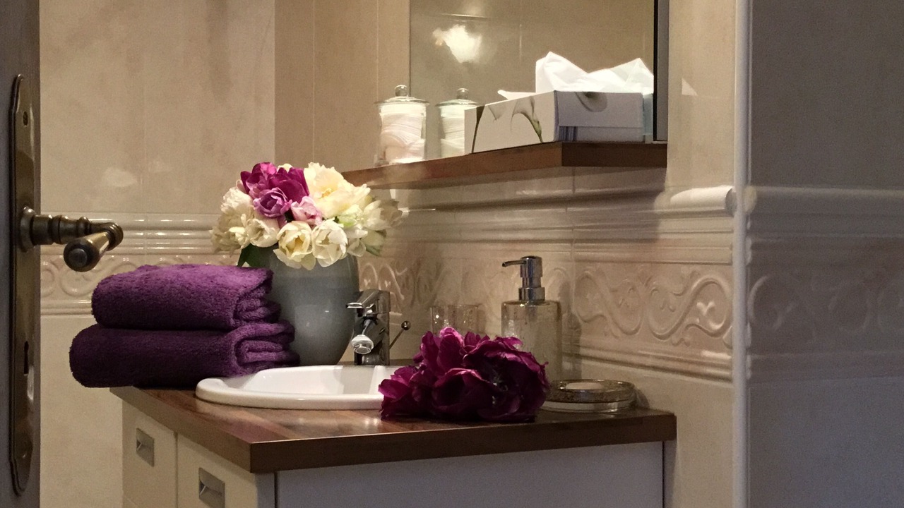 Photo of Bathroom in Genneville