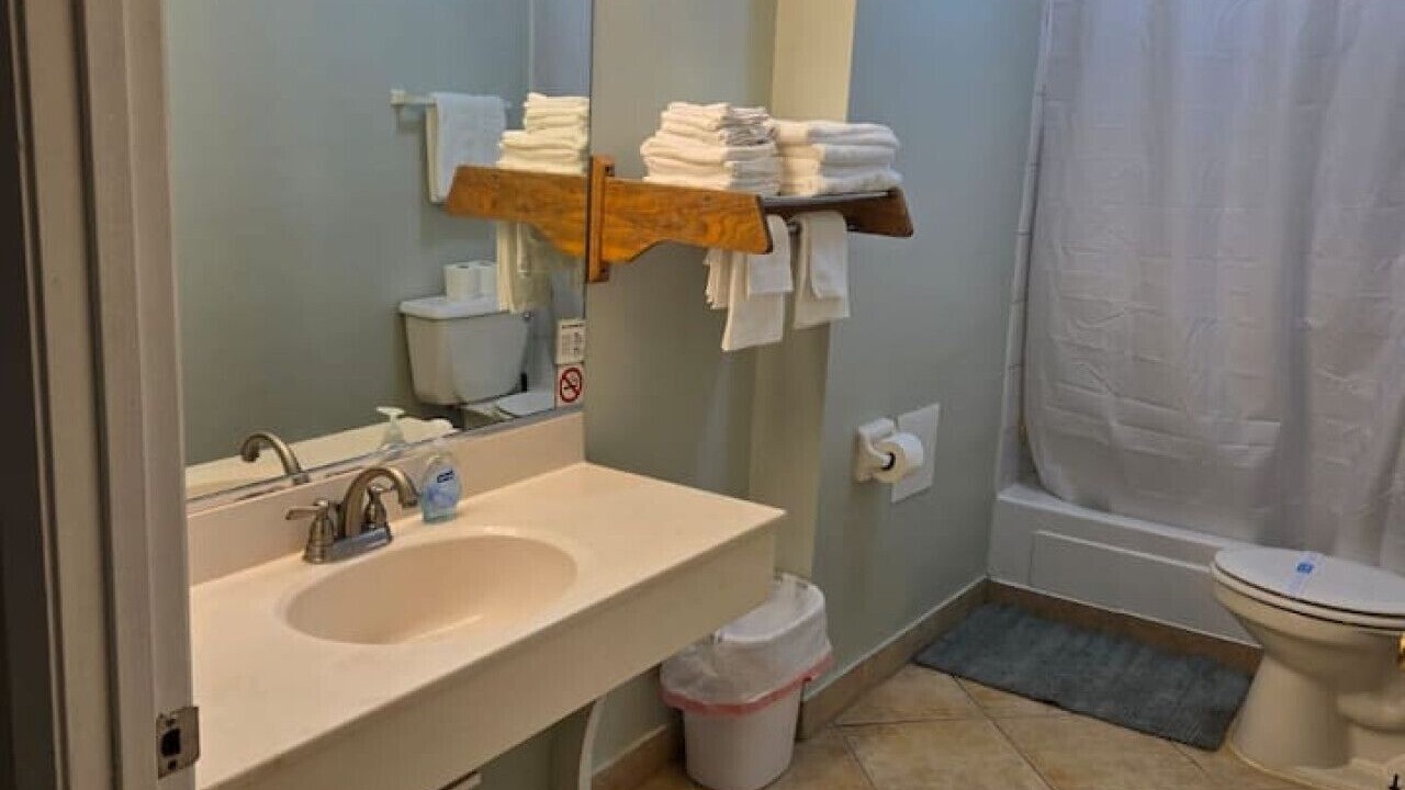 Photo of Bathroom in Bostwick Park