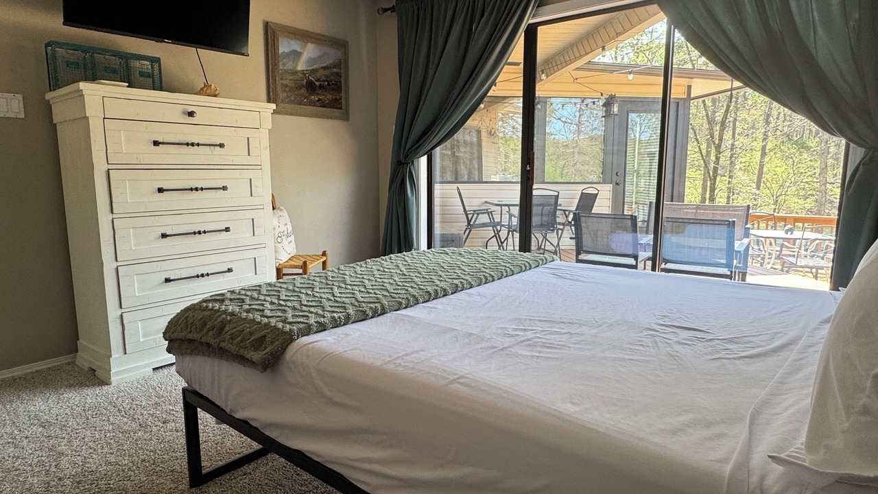 Photo of Bedroom in Hot Springs Village