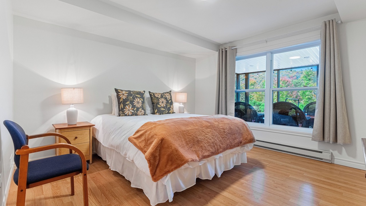 Photo of Bedroom in Les Pays-d'en-Haut Regional County Municipality