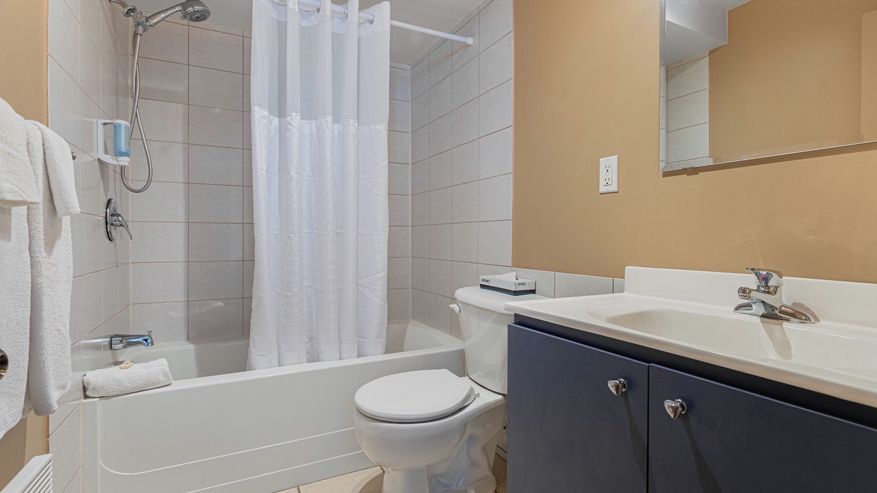 Photo of Bathroom in Les Pays-d'en-Haut Regional County Municipality