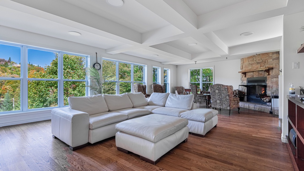 Photo of Livingroom in Les Pays-d'en-Haut Regional County Municipality