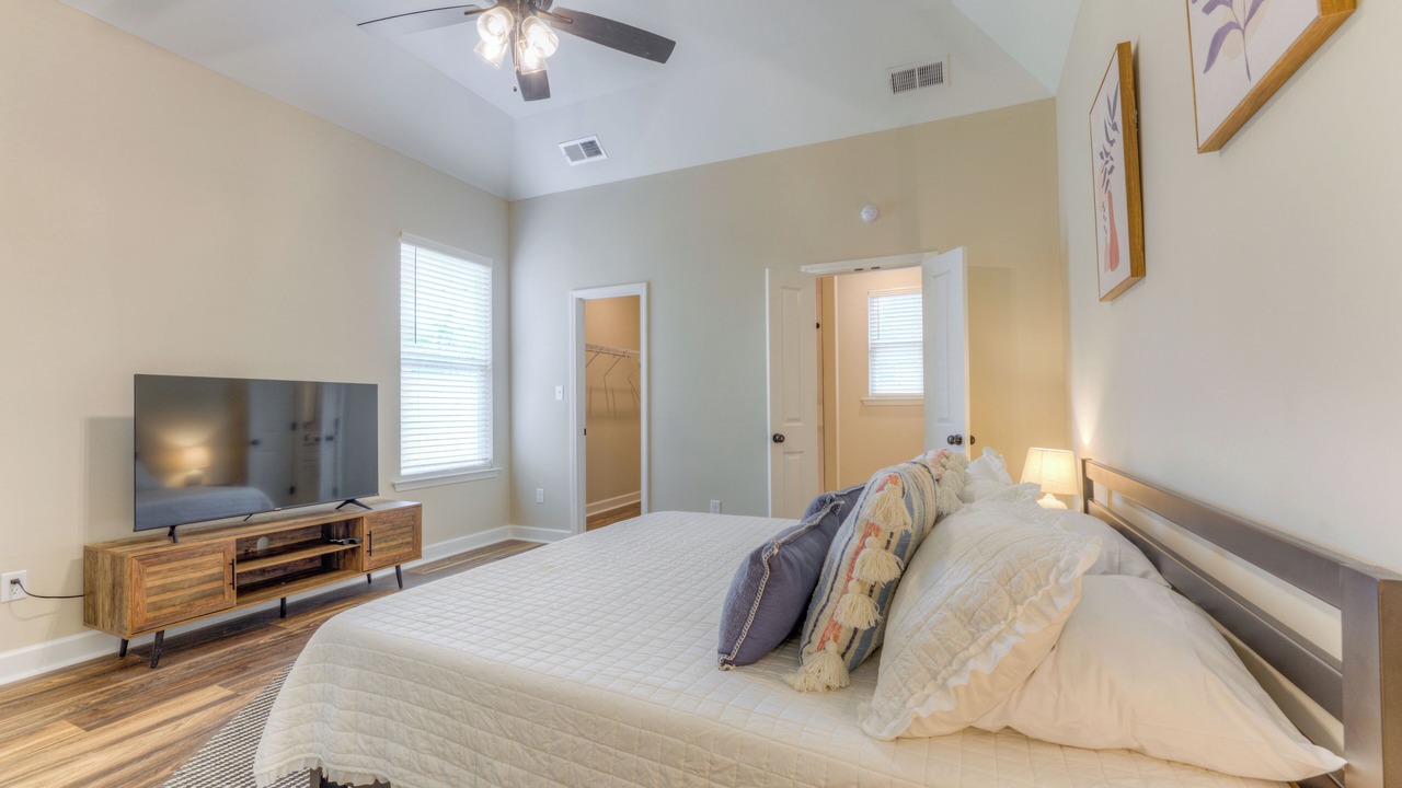 Photo of Bedroom in Crosstown