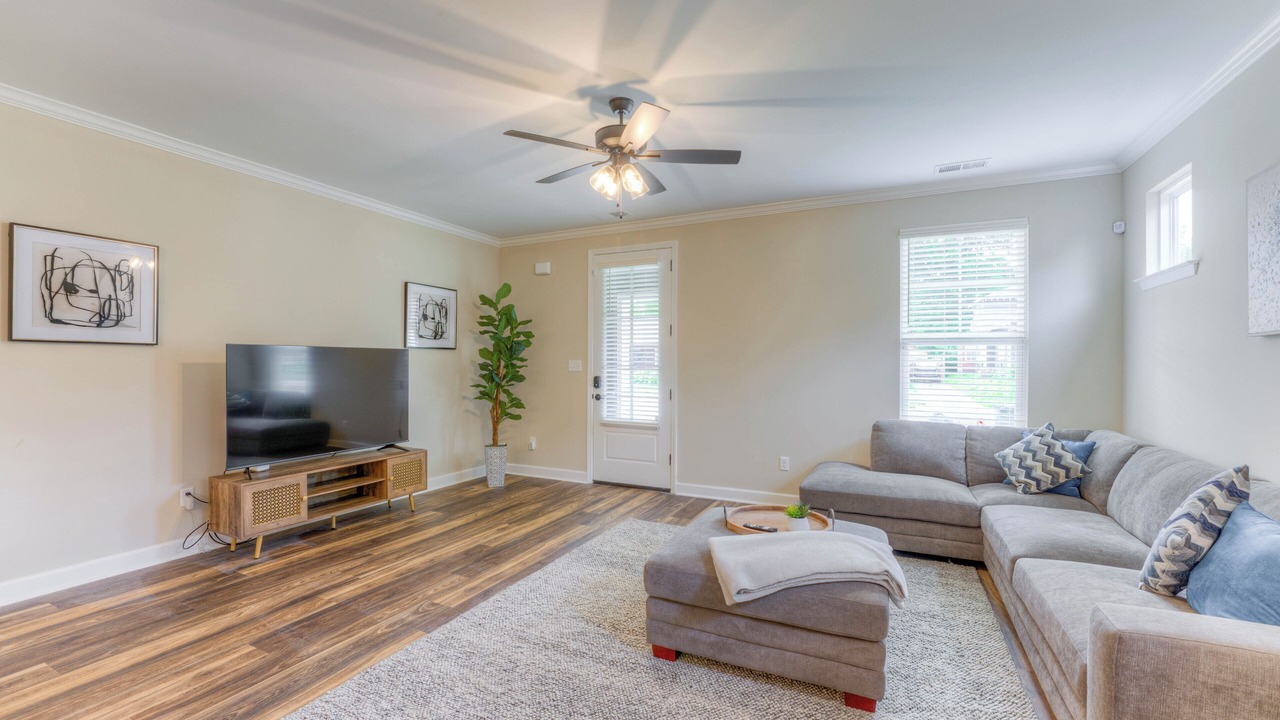 Photo of Livingroom in Crosstown